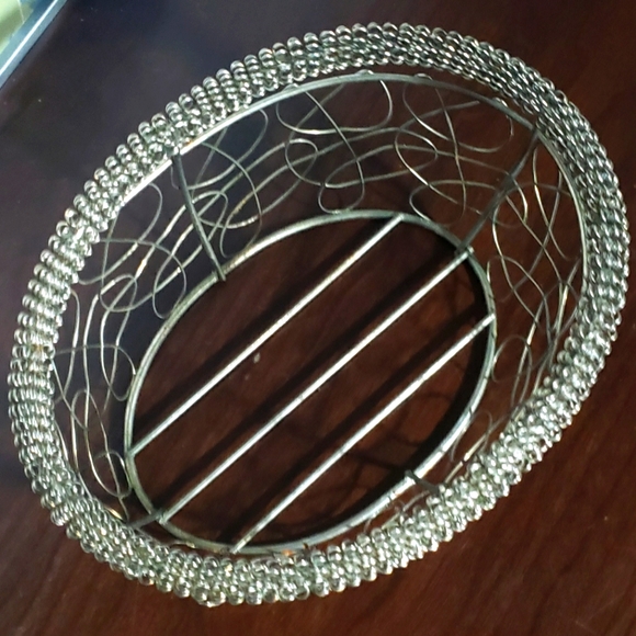 Small Oval FARMHOUSE Metal Scroll Basket - Picture 3 of 8